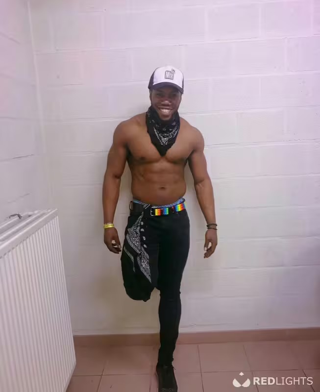 Afbeelding 2 van Black Chocolat - Bad Big Wolf (Knokke off)